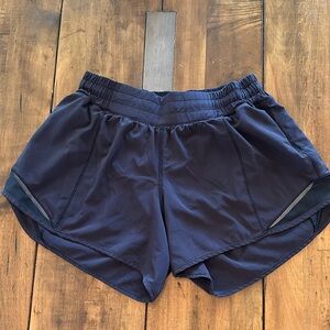 Lululemon Hotty Hot Shorts, size 6 tall, EUC